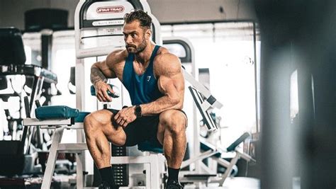 “If Your Dad Starts Competing You’re Done”: Chris Bumstead’s。